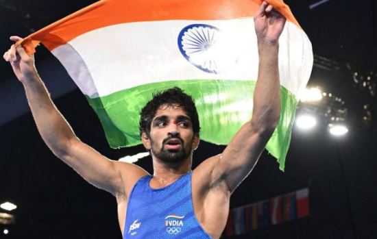 'पहलवान अमन सहरावत 57 किग्रा फ्री-स्टाइल कांस्य के साथ भारत के सबसे कम उम्र के ओलंपिक पदक विजेता बने | '